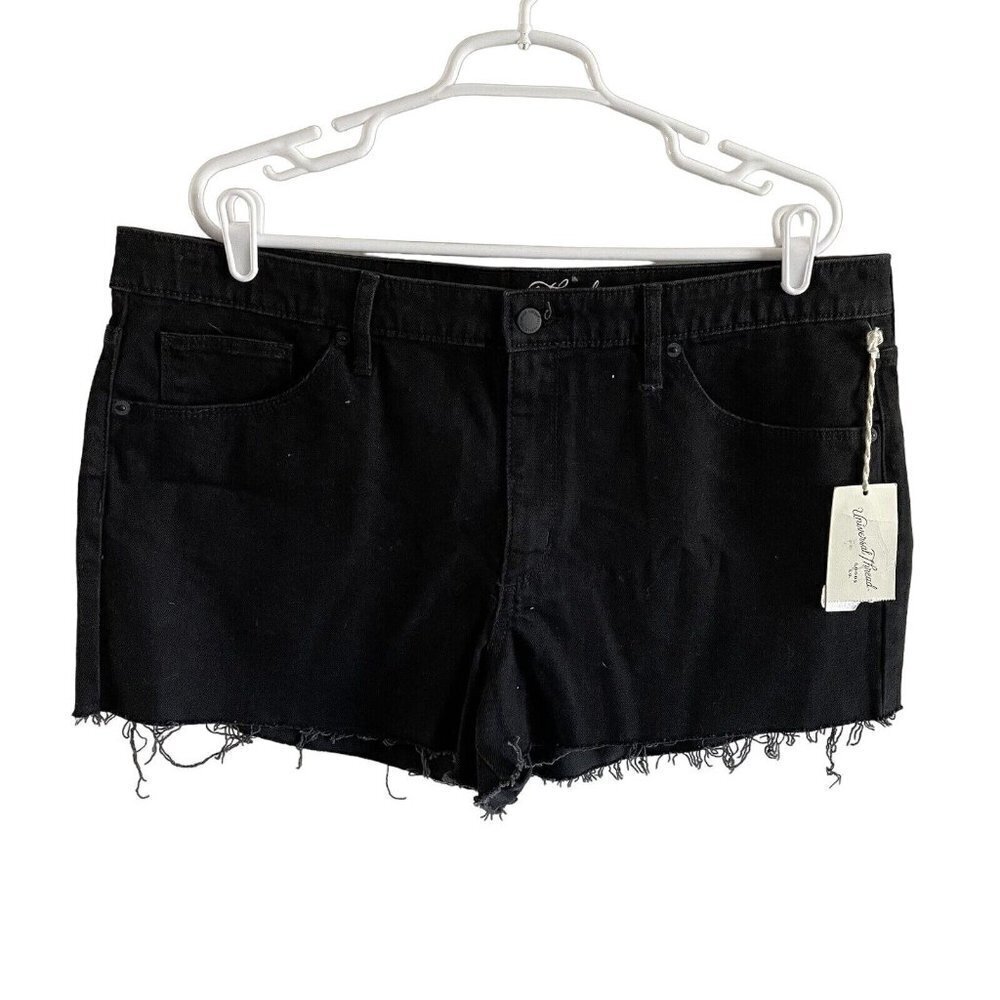 Universal Thread Women Plus SZ 18/34R Black Denim Cut Off  High Rise Shortie NWT